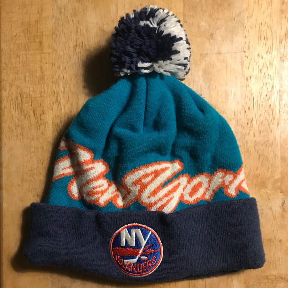 Mitchell & Ness New York Islanders beanie hat